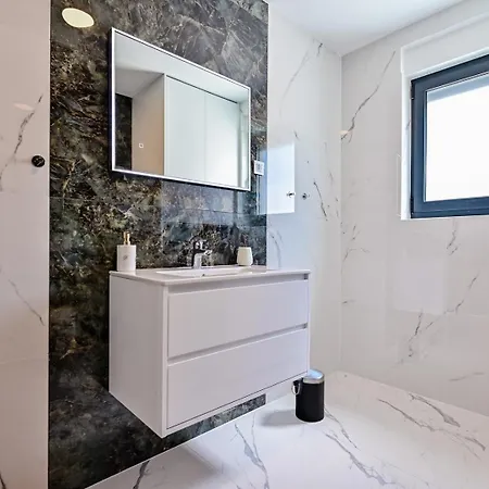 Sea & Stone Малинска