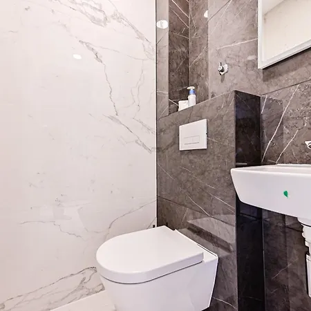 Sea & Stone 4* Малинска