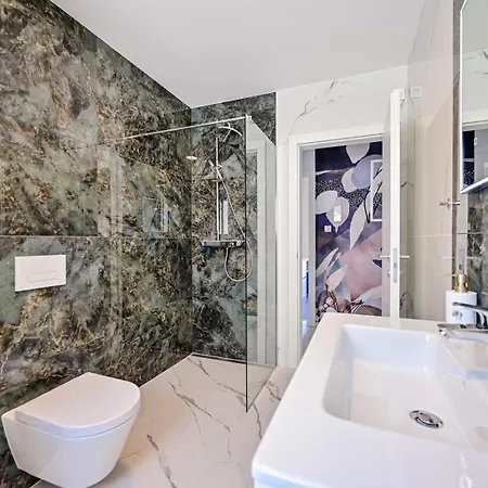 Sea & Stone Малинска