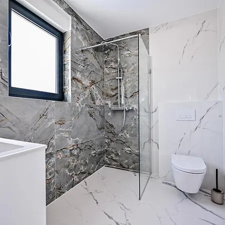 Sea & Stone 4* Малинска